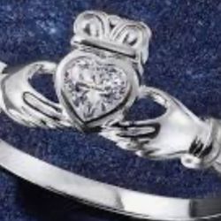 Avon Ring CLADDAGH with CZ Size 6 Cocktail Ring Avon Silver tone