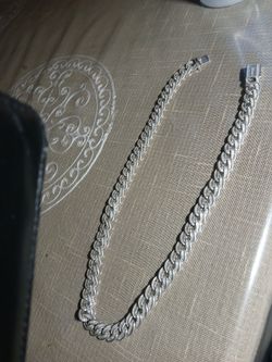 Cadena de plata 925 96 gramos de peso  buenas Condiciones $200 solo Interesados
