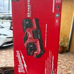 Milwaukee M18 18V Dual Bay Simultaneous Super Charger
