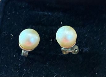 Vintage Faux Pearl Stud Earrings - Classic Costume Jewelry