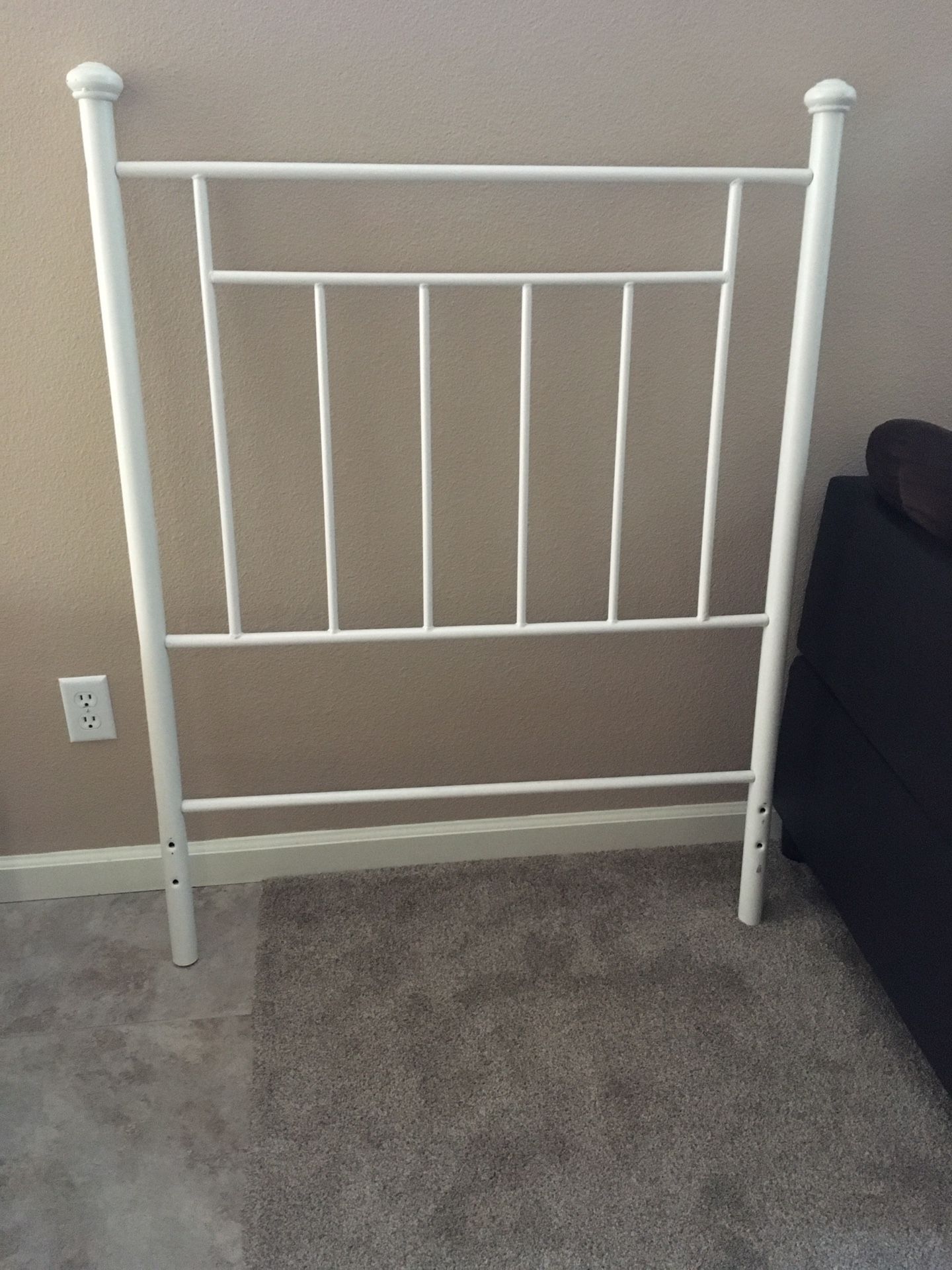 Twin bedframe