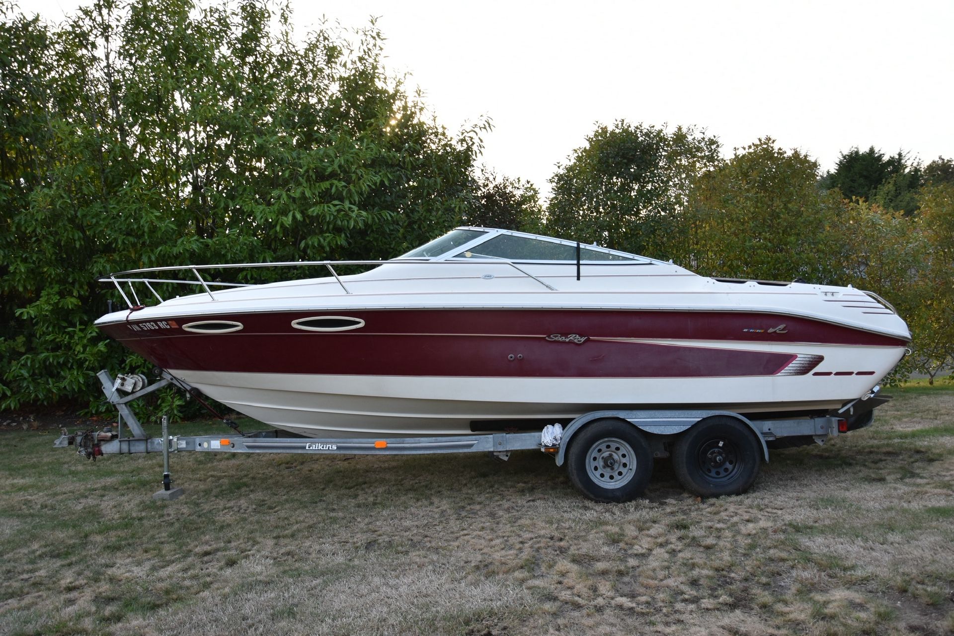 1998 Sea-Ray 240 Signature overnight cuddy