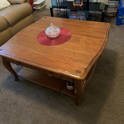 Coffee Table W/drawer