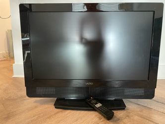 32” Vizio TV w/remote