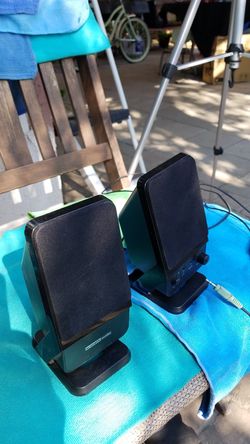 Acoustic audio speakers