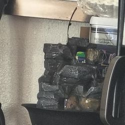 Tabletop multi-tiered fountain