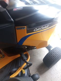 Cub Cadet XT1 Signature Hydromatic With AG Masterbuilt Automatic Sprayer 25Gallon