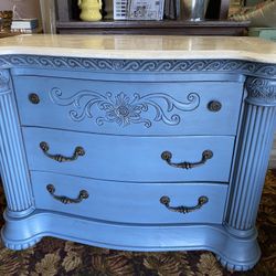 Beautiful 3 Draw Dresser 