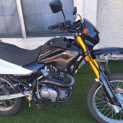 2021 Enduro 250cc On/off road  ,Dirt / Street 70mpg