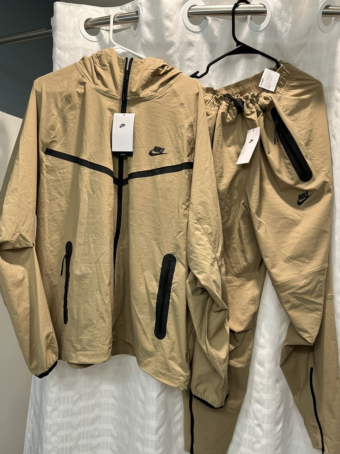 NIKE TECH - MENS JACKET & PANTS !!NEW!! XL