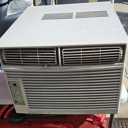 FRIGIDAIRE AC UNIT