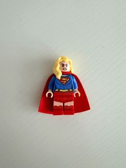 LEGO Supergirl Minifigure SH0157 – DC Super Heroes 76040 – Rare