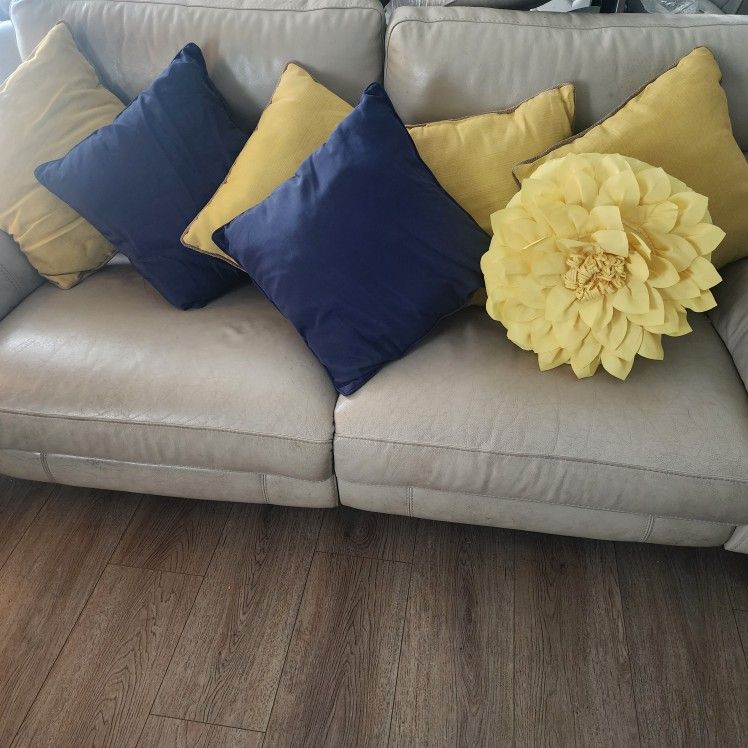 Outdoor Accent Pillows For Patio Furniture