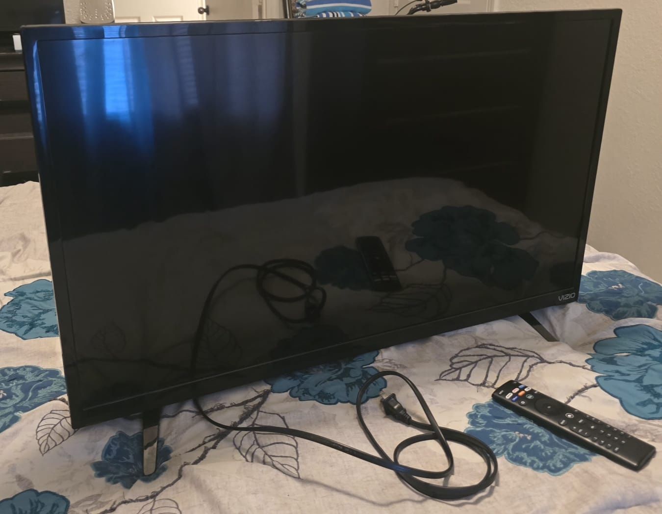 Vizio d32hn-e4