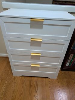 white 4 drawer Chest