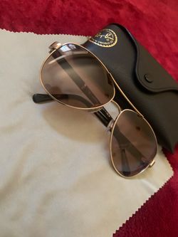 Gold Burberry  shades