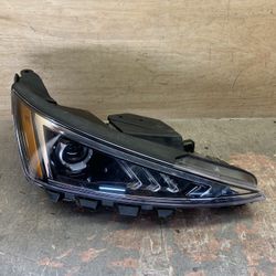 2019-2020 Hyundai Elantra Passenger Side Headlight
