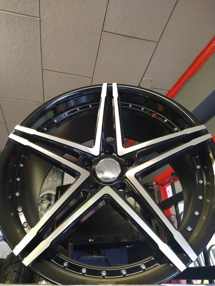 20inch Contrast 5 Lug 5 Star Wheels with Tires