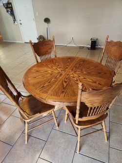 Round Oak Dining Table with 4 Chairs