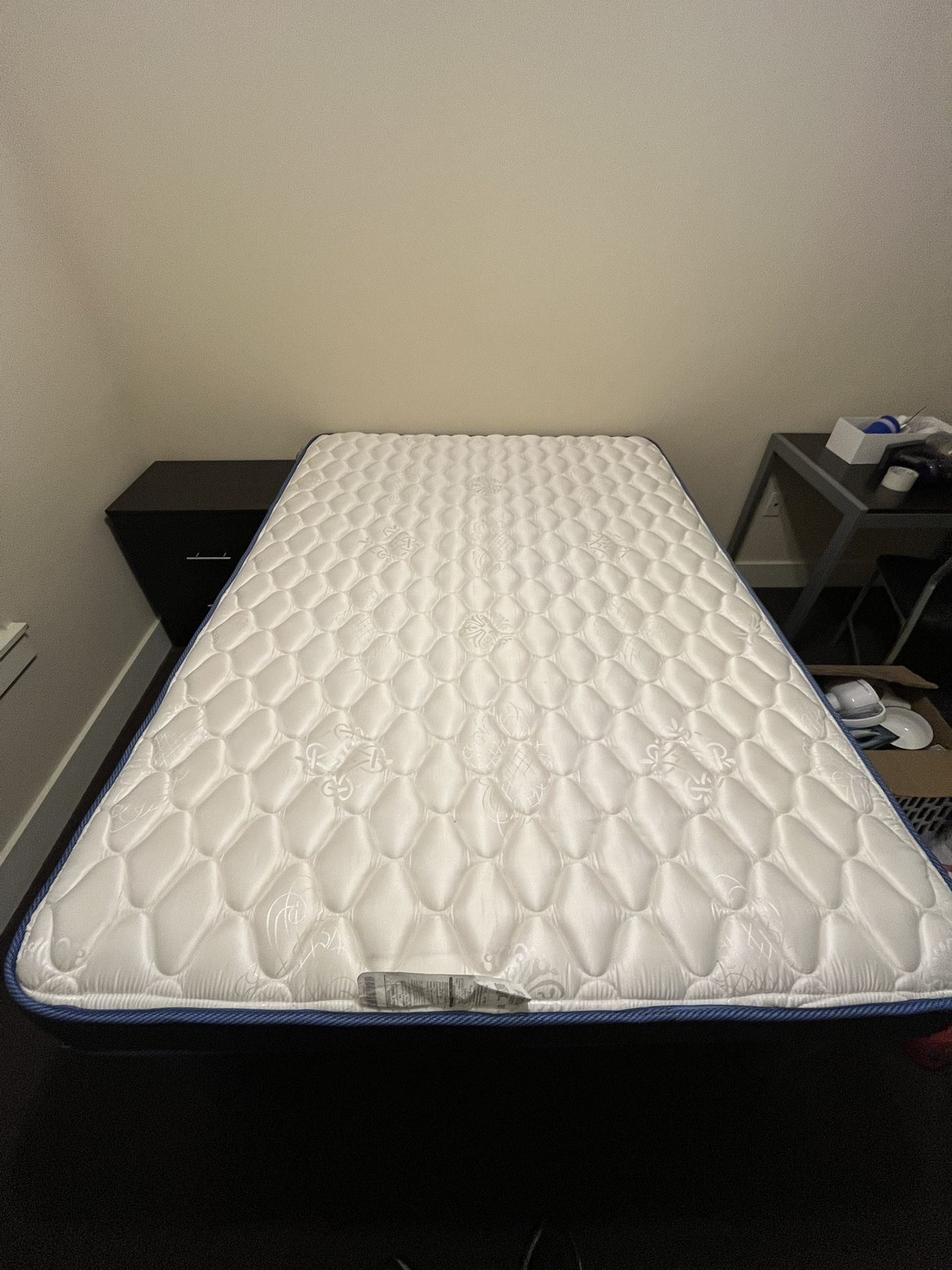Sleepy’s Basic Full Size Mattress