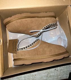 Boots Bear Paw Size 6 