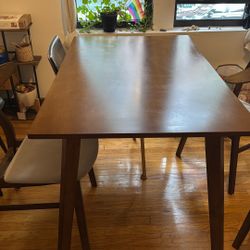 Table + Chairs