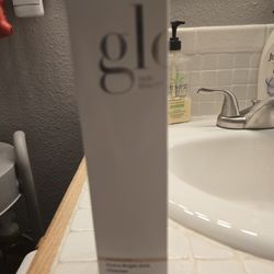 GLO Hydra Bright Aha Cleanser