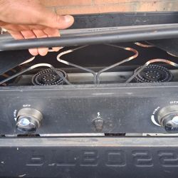 Grill With Two Burners 