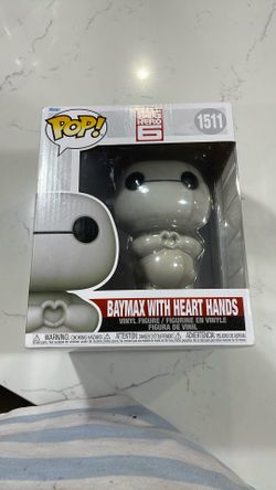 Disney- Baymax With Heart Hands Collectible Figuring