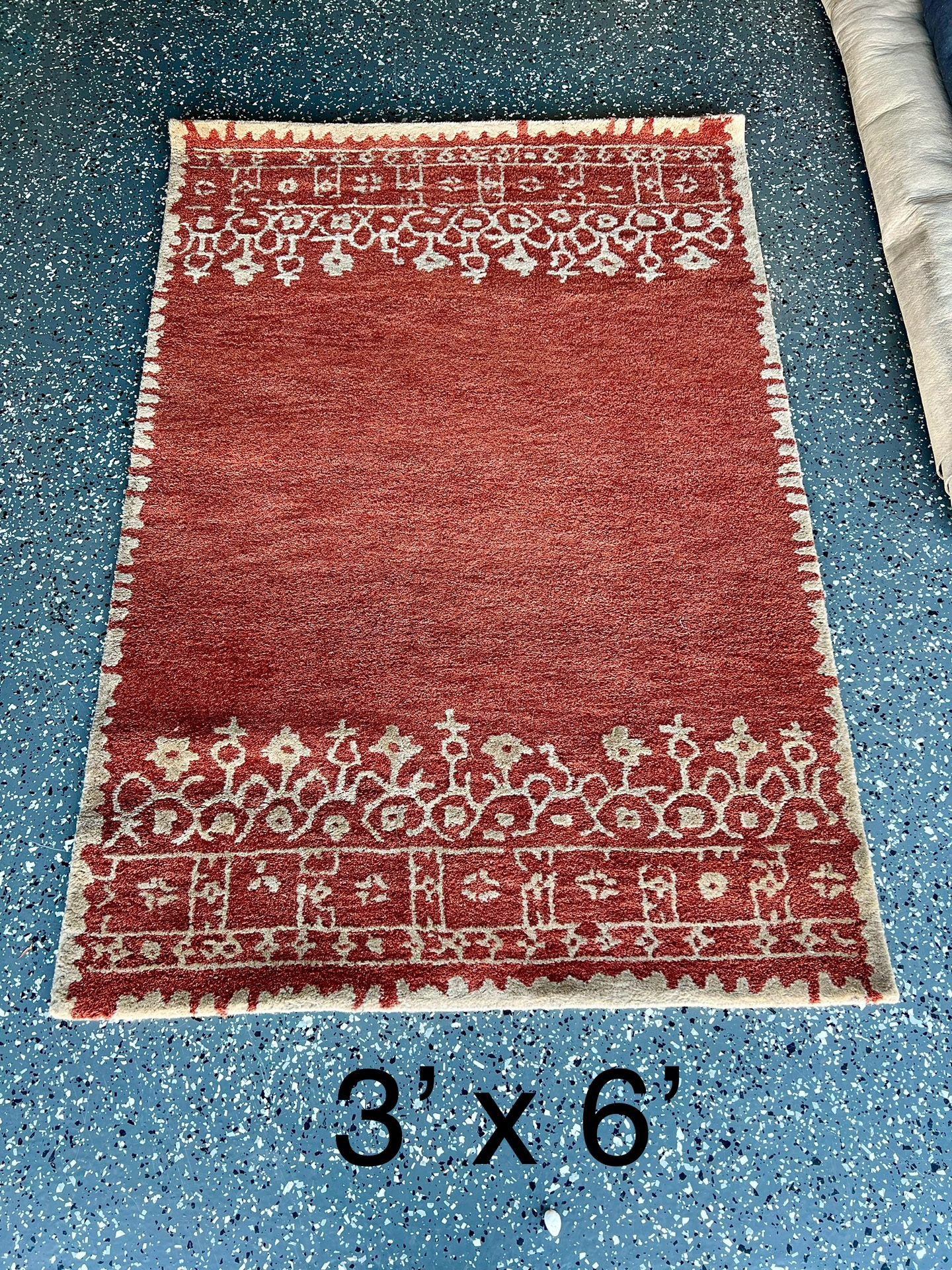 Pottery Barn Desa Bordered HandTufted Wool Rug for Sale in Fontana, CA