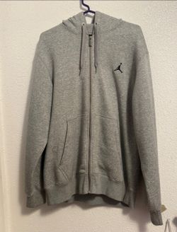Jordan sweater size M