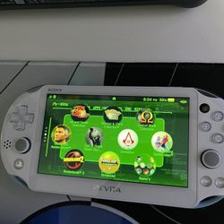 PS VITA 2000