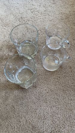 Drinking glasses & cups
