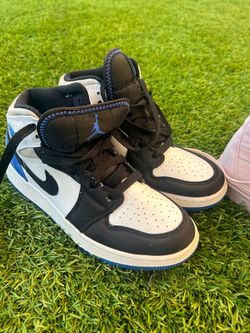 Air Jordan 1 Mid High-Top Sneakers 5Y
