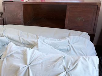 Queen size bed set