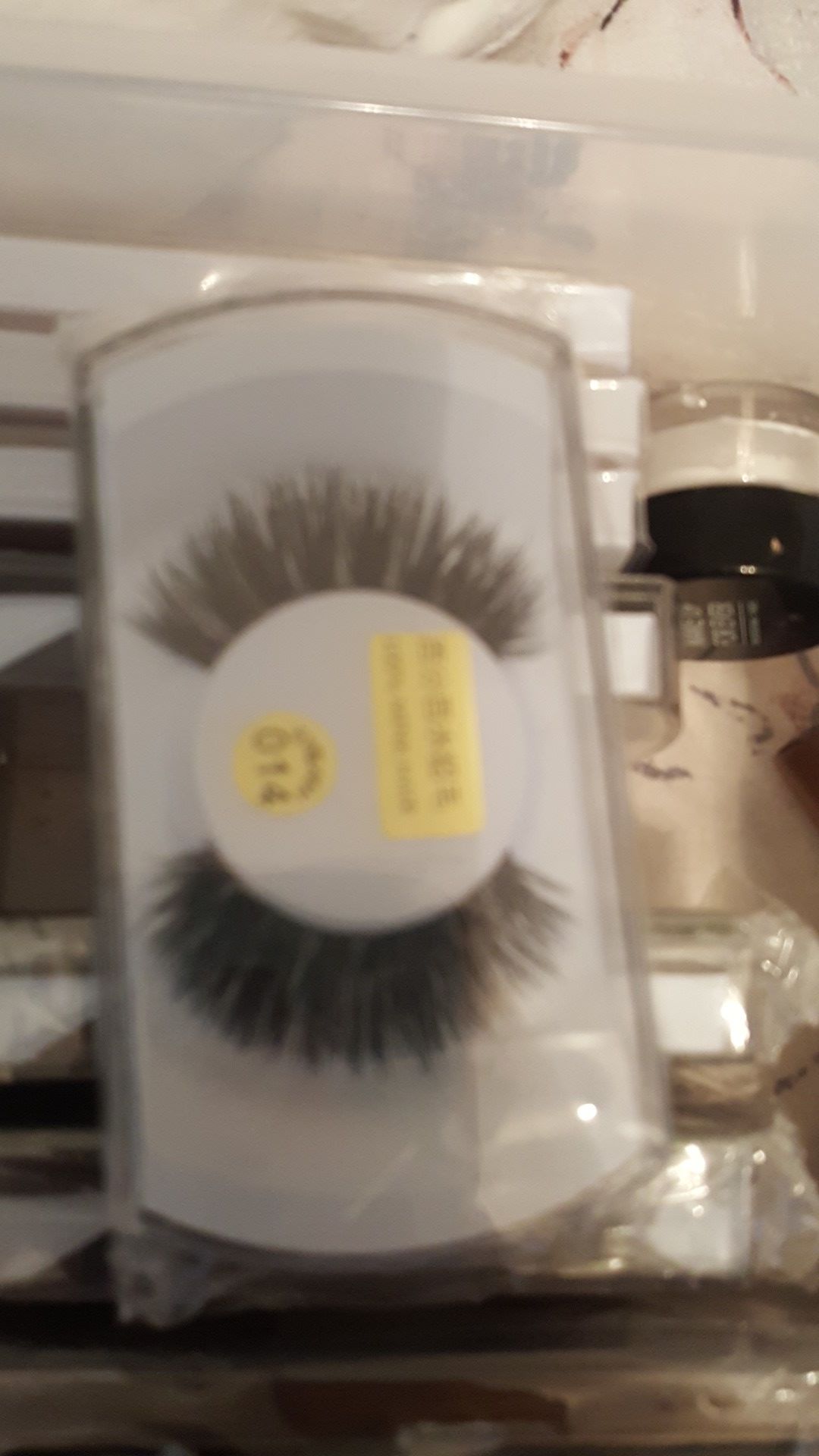eyelashes