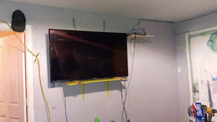 Hisense LG flat screen $125 OBO
