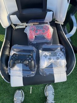 PS4 DualShock 4 Controllers – Lot of 3