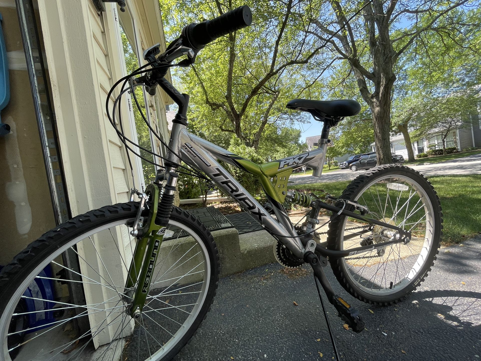 TRX/Triax PK7 Aluminum 21 Speed Mountain Bike