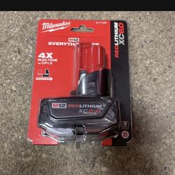 New Genuine Milwaukee M12 XC6.0 6.0Ah 48-11-2460 RedLithium Battery  OEM