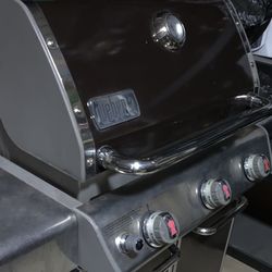 Three Burners Weber Genesis E-310 Edition Propane BBQ LP Grill Very Clean
