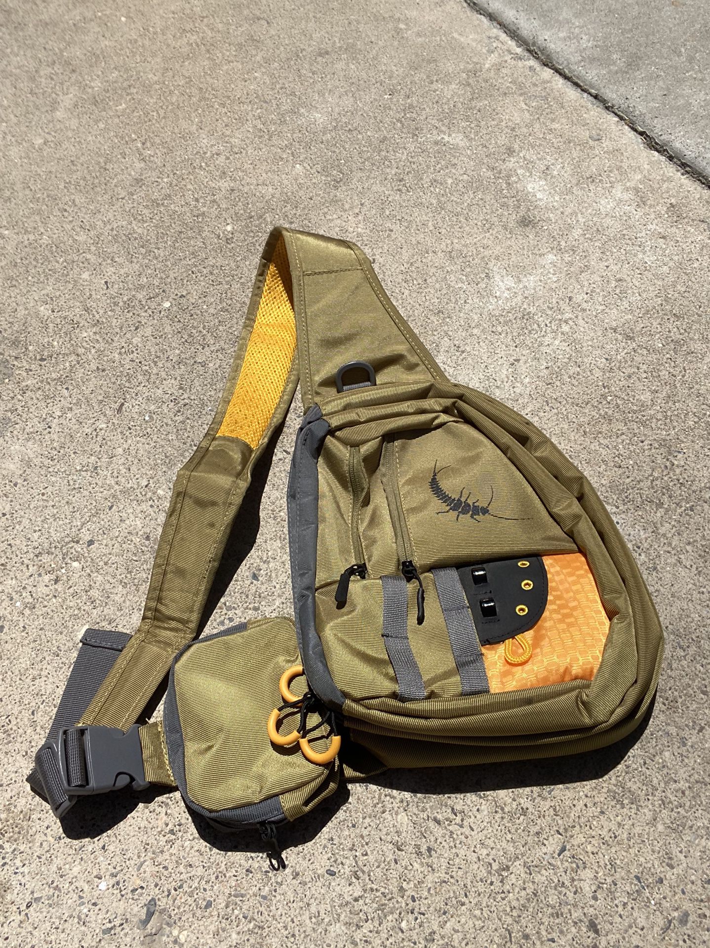 White River Fly Fishing Vangaurd XL Sling Pack Trout Fishing Bag for Sale  in Rio Vista, CA - OfferUp
