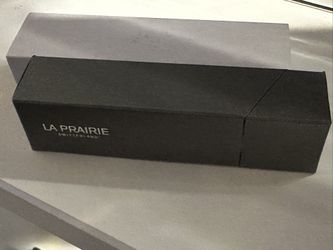 La Prairie white facial massage tool