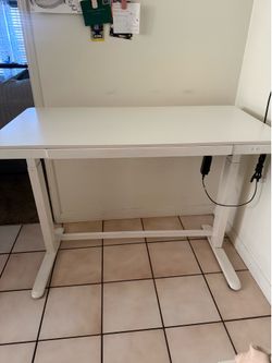 Standing desk