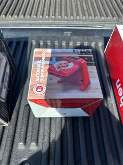 Automatic dumpling press