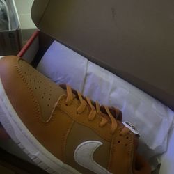 Nike Dunk Low Momarchs