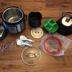 Instant Pot (6 qts )+ Air Fryer Lid + Accessories