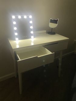 vanity desk with separate vanity mirror