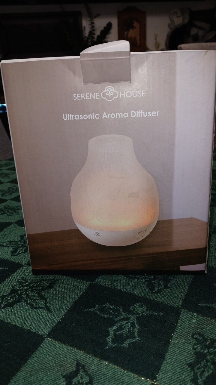 Ultrasonic Aroma Diffuser With Color Changing Led Lights