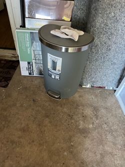 Trash can